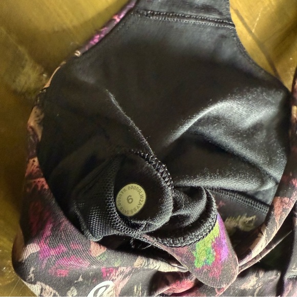 Lululemon Energy Bra - Picture 3 of 3